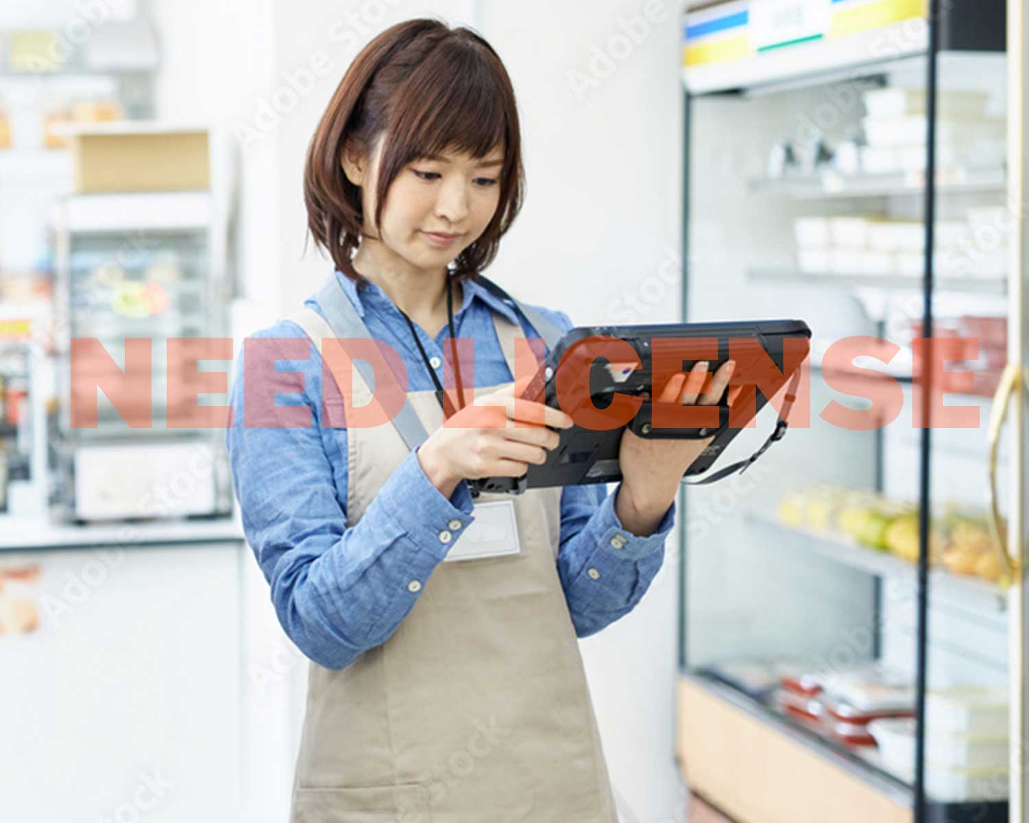 woman standing in a convenience store with a paradise ipad | convenience pos